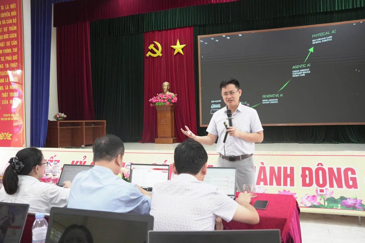 UBND xã Yên Trung tổ chức chương trình tập huấn, bồi dưỡng nâng cao năng lực số và ứng dụng trí tuệ nhân tạo năm 2026
