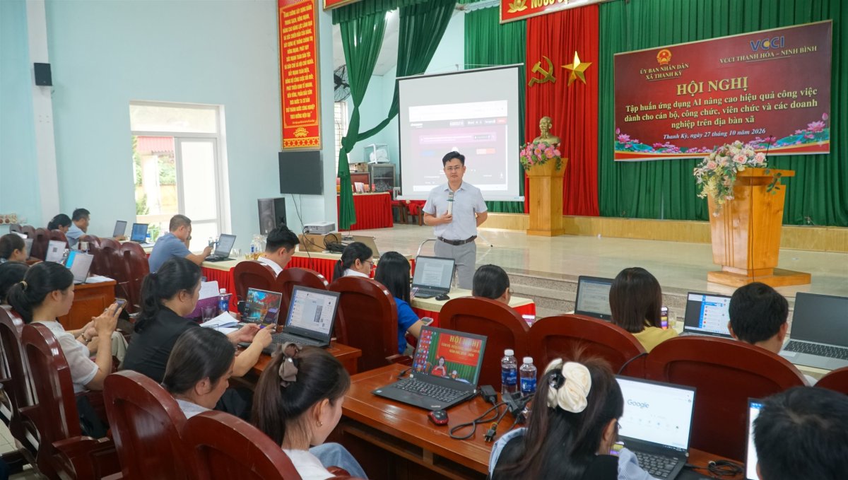 UBND xã Thanh Kỳ tổ chức hội nghị tập huấn ứng dụng AI, nâng cao hiệu quả công việc